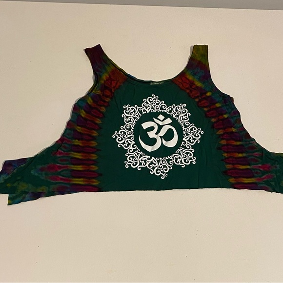 Green Tie-Dye Om Symbol Crop Tank Top - Picture 4 of 5